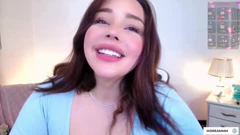 Snapshot of nicolthompsonn chatting on 11.30.25 Nicol online show from 11.30.25