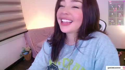 Snapshot of nicolthompsonn chatting on 12.17.25 Nicol online show from 12.17.25