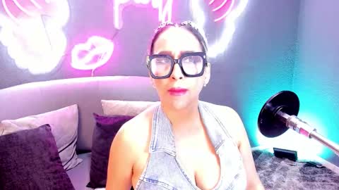 Nicol smith online show from 12.18.25