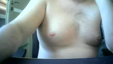 Snapshot of niewidoczny26 chatting on 05.23.26 Niewidoczny online show from 05.23.26
