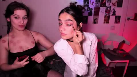 Snapshot of nightfloatt chatting on 11.01.25 Daisy online show from 11.01.25