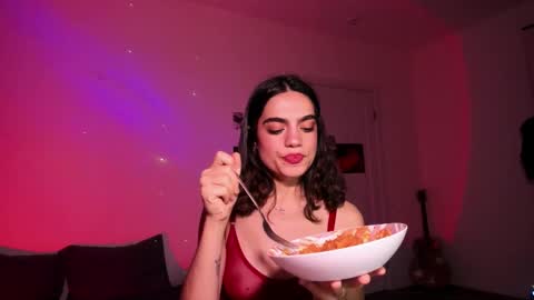 Snapshot of nightfloatt chatting on 11.27.25 Daisy online show from 11.27.25