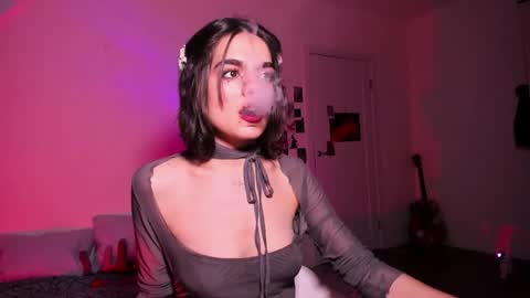 Snapshot of nightfloatt chatting on 12.03.25 Daisy online show from 12.03.25