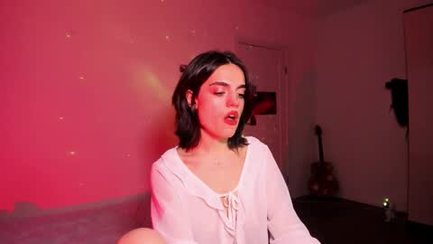 Snapshot of nightfloatt chatting on 01.09.26 Daisy online show from 01.09.26