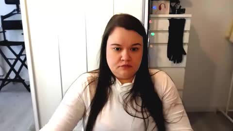 Holly online show from 02.24.26