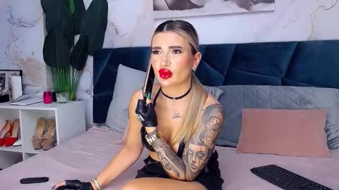 Snapshot of nightshadeiris chatting on 11.11.25 Iris online show from 11.11.25