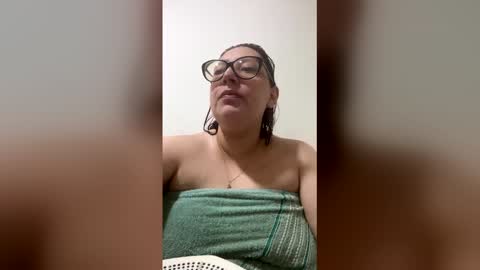 Snapshot of niickyjones chatting on 05.17.26 Anni online show from 05.17.26