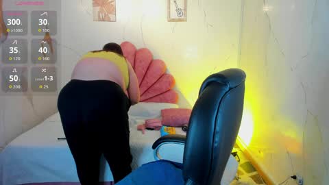 Snapshot of niickyjones chatting on 05.30.26 Anni online show from 05.30.26