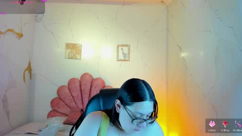 Snapshot of niickyjones chatting on 06.06.26 Anni online show from 06.06.26