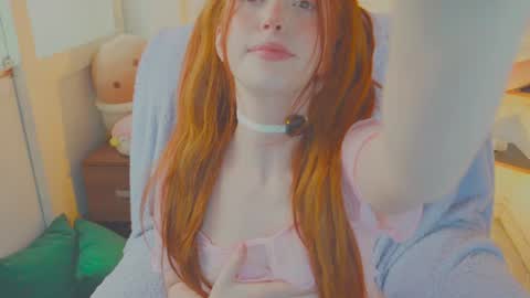 Snapshot of niilaa chatting on 02.12.26 of Nylasweet online show from 02.12.26