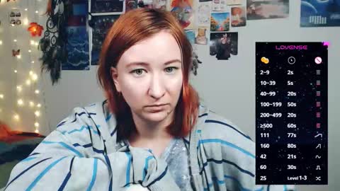 Snapshot of nika_fuchs chatting on 12.19.25 Nika online show from 12.19.25