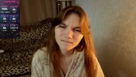 Snapshot of nika_omg chatting on 12.17.25 Nika online show from 12.17.25