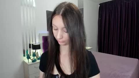 NikaLewis online show from 04.17.26