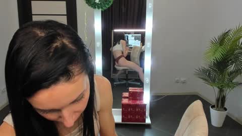 Nika online show from 12.13.24