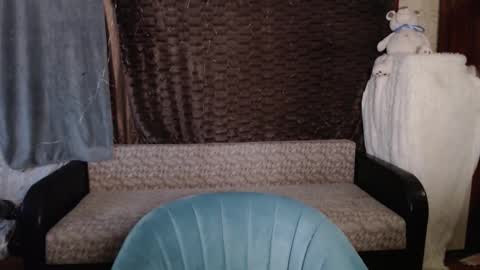 Snapshot of nikaskylink chatting on 10.13.25 Nika online show from 10.13.25