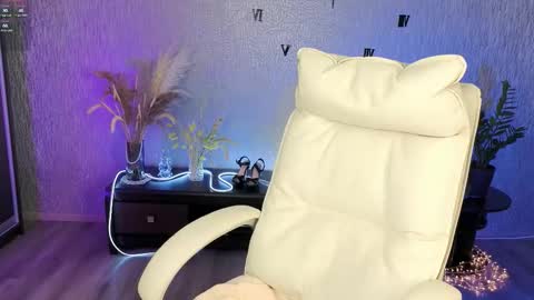 NikaStill  online show from 01.19.26