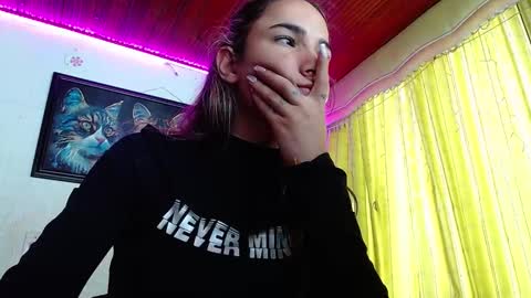Snapshot of niki_1998 chatting on 12.19.24 Natalia online show from 12.19.24