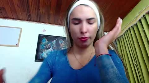 Snapshot of niki_1998 chatting on 01.08.25 Natalia online show from 01.08.25