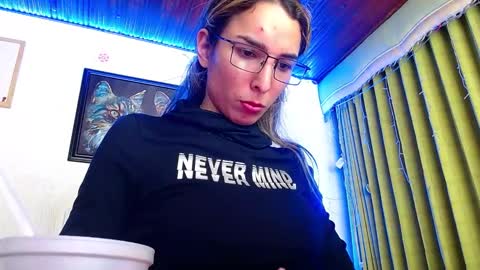 Snapshot of niki_1998 chatting on 01.28.25 Natalia online show from 01.28.25