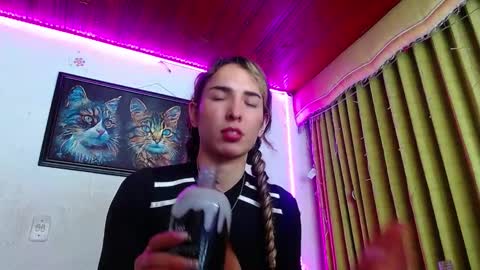 Snapshot of niki_1998 chatting on 02.05.25 Natalia online show from 02.05.25