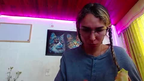 Snapshot of niki_1998 chatting on 02.05.25 Natalia online show from 02.05.25