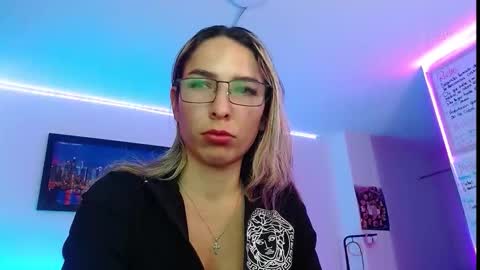 Snapshot of niki_1998 chatting on 09.14.25 Natalia online show from 09.14.25