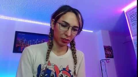 Snapshot of niki_1998 chatting on 09.16.25 Natalia online show from 09.16.25