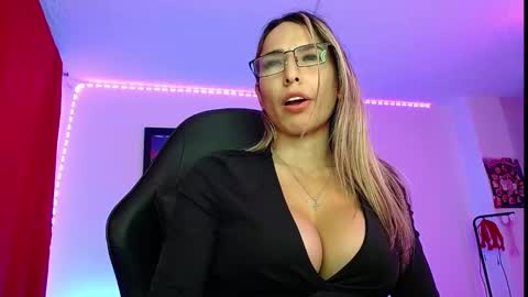 Snapshot of niki_1998 chatting on 10.02.25 Natalia online show from 10.02.25