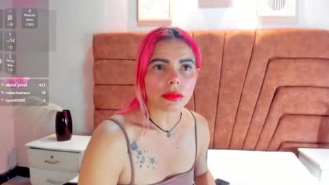 Snapshot of niki_santana chatting on 01.22.25 niki online show from 01.22.25