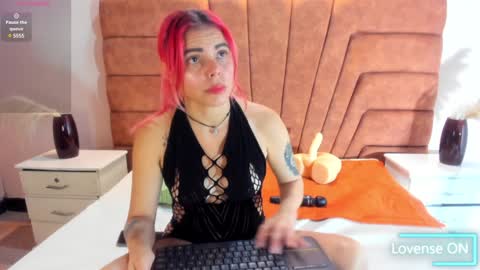 Snapshot of niki_santana chatting on 01.27.25 niki online show from 01.27.25