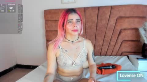 Snapshot of niki_santana chatting on 02.03.25 niki online show from 02.03.25
