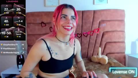 Snapshot of niki_santana chatting on 02.15.25 niki online show from 02.15.25