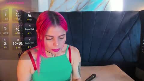 Snapshot of niki_santana chatting on 09.24.25 niki online show from 09.24.25