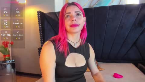 Snapshot of niki_santana chatting on 09.29.25 niki online show from 09.29.25