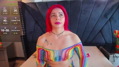 Snapshot of niki_santana chatting on 10.15.25 niki online show from 10.15.25