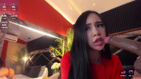 Snapshot of nikii_white chatting on 01.11.25 nikii_white online show from 01.11.25