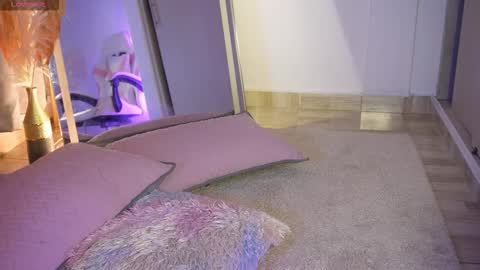 Nikita Luan online show from 03.17.26