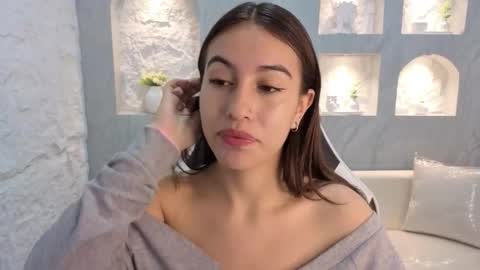 Snapshot of nikka_tx chatting on 10.29.25 Online 2200 to 600 online show from 10.29.25