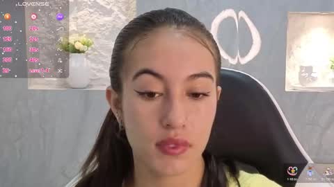 Snapshot of nikka_tx chatting on 10.30.25 Online 2200 to 600 online show from 10.30.25