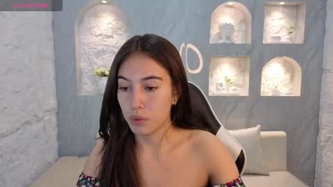 Snapshot of nikka_tx chatting on 11.29.25 Online 2200 to 600 online show from 11.29.25