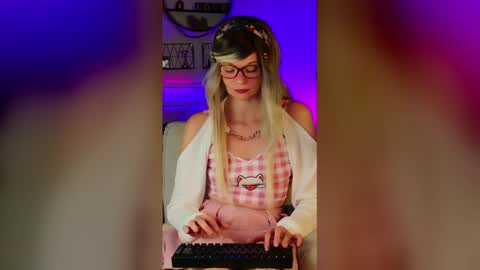 Kitty Chatte online show from 06.08.26
