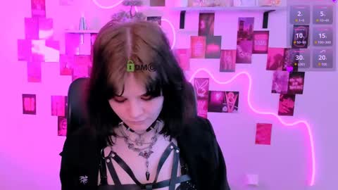 Snapshot of nikki_kiss_ chatting on 04.25.26 nikki_kiss_ online show from 04.25.26