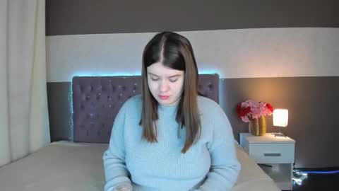 Snapshot of nikkibust chatting on 02.09.26 Nikki online show from 02.09.26