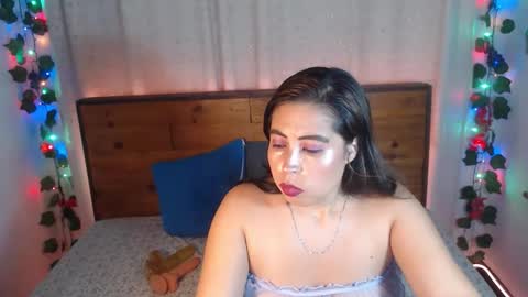 NikkieMilky online show from 03.04.26