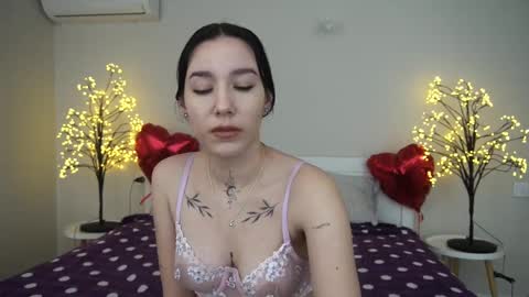 Snapshot of nikkigoldx chatting on 03.08.25 Nikki online show from 03.08.25