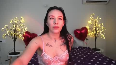 Snapshot of nikkigoldx chatting on 03.08.25 Nikki online show from 03.08.25