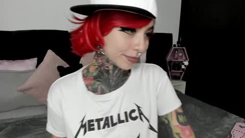 Snapshot of nikkiramone chatting on 12.20.24 Nikki Ramone online show from 12.20.24