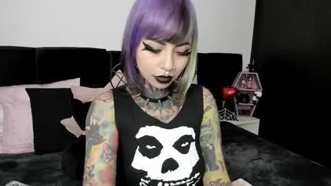 Snapshot of nikkiramone chatting on 02.15.25 Nikki Ramone online show from 02.15.25