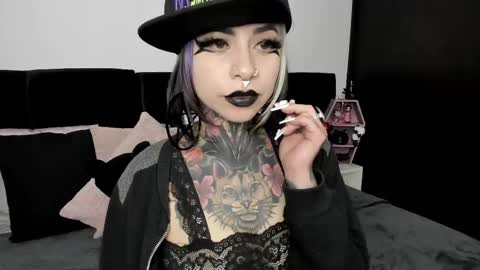 Snapshot of nikkiramone chatting on 02.19.25 Nikki Ramone online show from 02.19.25