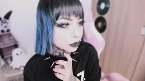 Nikki Ramone   online show from 05.05.26